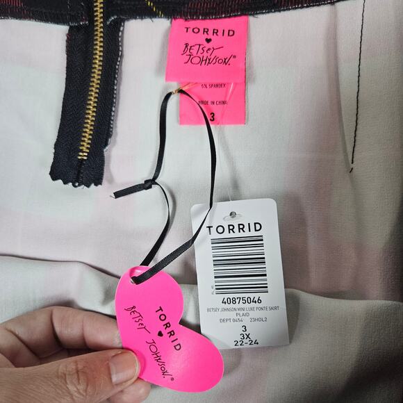 Womens Torrid Betsey Johnson Mini Luxe Ponte Skirt red Plaid Size 3 3X 22-24 NWT - Picture 6 of 14